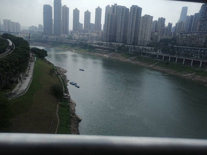 夕阳下的游泳人!_0