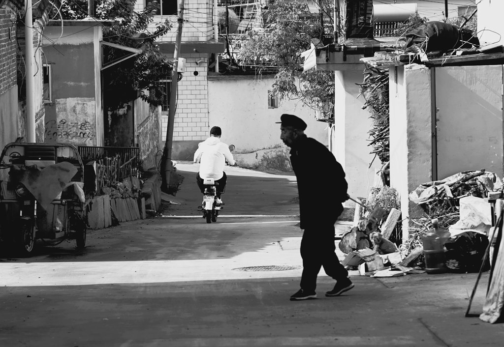 小街早晨_0